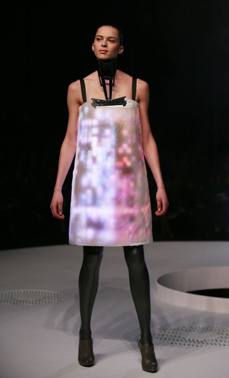 High Tech Fashion, Uni Fashion, Hussein Chalayan, Extreme Fashion, Conceptual Fashion, Cyberpunk Fashion, Smart Outfit, Punk Girl, Celebrity Design