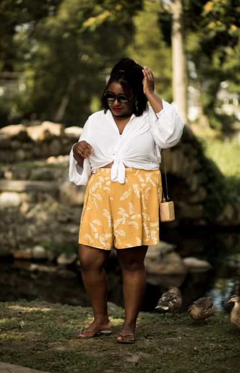 Plus Size Summer Outfits Hot Weather, Plus Size Summer Outfits Curvy Fashionista, Shorts Outfits Casual, Summer Outfits Big Stomach, Plus Size Shorts Outfit, Plus Size Summer Outfits Big Stomach, Print Shorts Outfit, Big Stomach, Hot Weather Outfits