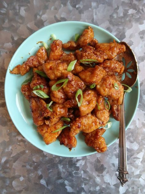 Snoop Dogg’s Orange Chicken Recipe - Viet World Kitchen Crab Rangoon Recipe, Chicken Over Rice, Produce Recipes, Orange Chicken Recipe, Fresh Squeezed Juice, Fried Chicken Recipe, Cooking White Rice, American Dishes, Freshly Squeezed Orange Juice