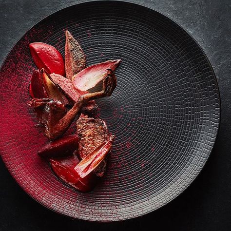 #flashbackfriday Pigeon | Beetroot | Chicory! Getting ready for those autumn flavours again @mrestaurants #toplondonrestaurants… Black Food Photography, Plated Food, Food Plates, Michelin Star Food, Chefs Plate, Vegetable Carving, Fine Dining Recipes, Hotel Food, Black Food