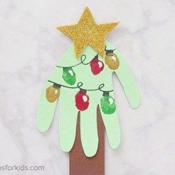 BESTCHRISTMASCRAFTS11 Christmas Crafts Diy Kids, Handprint Christmas Tree, Christmas Handprint Crafts, Handprint Ornaments, Handprint Christmas, Christmas Card Ideas, Christmas Craft Ideas, Christmas Tree Card, Christmas Crafts For Toddlers