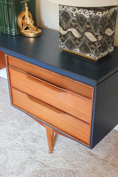 Mid Century Modern Furniture Makeover, Dressing Table Makeover, Mid Century Desk Makeover, Modern Furniture Makeover, Retro Furniture Makeover, Mid Century Modern Makeover, Stained Furniture, Mid Century Dressing Table, Modern Dressing Table