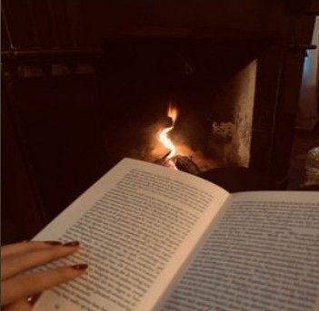 November Reading Aesthetic, Reading By Fireplace Aesthetic, Reading By The Fireplace, Fireplace Cozy Aesthetic, Reading Fall Aesthetic, Reading By The Fire, Cosy Reading Aesthetic, Autumn Reading Aesthetic, Reading Fireplace