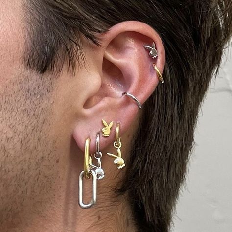 Double Helix Piercing, Men's Piercings, Types Of Ear Piercings, Earring Inspo, Tooth Gems, Cool Ear Piercings, Cool Piercings, Tooth Gem, Nail Jewels