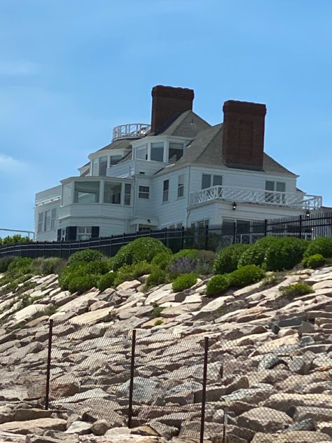 Taylor Swift’s Beach House Taylor Swift Beach House, Rhode Island Beach House, Taylor Swift Rhode Island, Rhode Island House, Rhode Island Beaches, Island Beach House, Island House, Sketch Ideas, Taylor Swift Songs