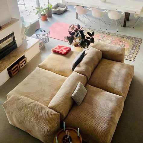 vetsak® (@vetsak) • Instagram photos and videos Living Room Modular Sofa, Berlin Bedroom, Couch Alternatives, Vetsak Sofa, Island Sofa, Spacious Sofa, Scandinavian Furniture Design, Unique Furniture Design, Modular Couch