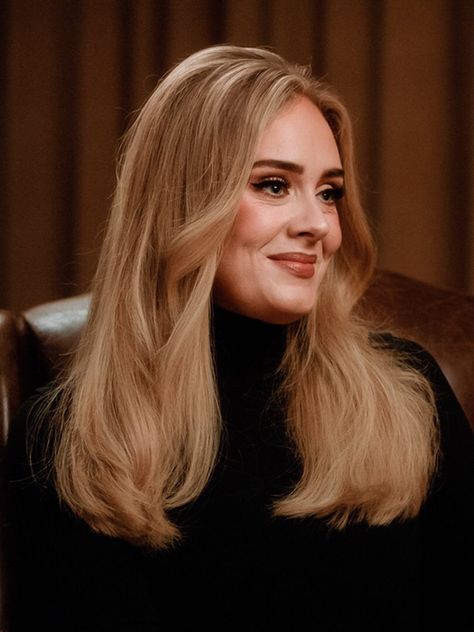 yana on Twitter: "adele's ethereal beauty is indeed sculpted by the gods… " Adele Haircut, Adele Hair, Adele Video, Adele Photos, Cut Her Hair, Green Hair, Beauty Inspiration, Adele, Hair Looks