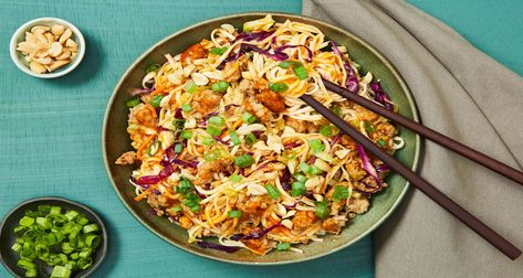 Simple, convenient, and delicious: that’s what’s in store with our Sesame Szechuan Pork Noodles recipe, made with pre-measured, high-quality ingredients. Pork Noodles Recipe, Sichuan Pork, Szechuan Pork, Sesame Dressing Recipe, Buttery Rice, Pork Ramen, Chicken Green Beans, Pork Noodles, Marley Spoon