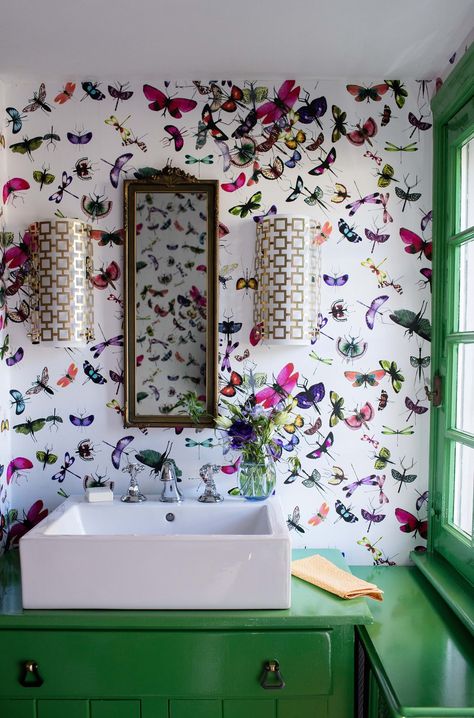 Awesome butterfly wallpaper for a small bathroom with a bold spring flavor!! From Better Home and Gardens. Funky Bathroom, Small Bathroom Wallpaper, Brass Candelabra, Small Bathroom Vanities, Stunning Bathrooms, Funky Home Decor, Small Bathroom Storage, Creation Deco, Yellow Walls