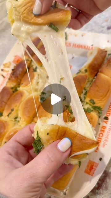 💜 Tara “T” Ippolito on Instagram: "Comment “link” & I’ll send you the full recipe for this @kingshawaiian Rolls Cheesy Garlic Bread. You can also copy the link below, visit AlDenteDiva.com or google Al Dente Diva Hawaiian Roll Cheesy Garlic Bread.  . https://aldentediva.com/2024/05/05/hawaiian-roll-cheesy-garlic-bread/ . . #garlicbread #cheesybread #snackideas  #easyrecipes  #recipeideas" Garlic Rolls, Hawaiian Roll, Potluck Party, Garlic Cheese Bread, Cheesy Garlic Bread, Garlic Cheese, Bread Snacks, Cheesy Bread, Dinner This Week