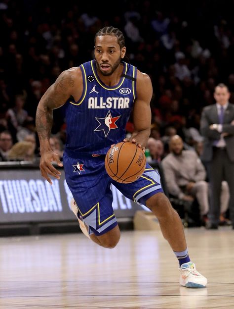 Kawhi Leonard Wins First-Ever Kobe Bryant MVP Award at 2020 NBA All-Star Game: 'Means A Lot to Me' Best Nba Players, Basketball Players Nba, Bola Basket, Kawhi Leonard, Nba Pictures, Nba Legends, Basketball Uniforms, Larry Bird, Los Angeles Clippers