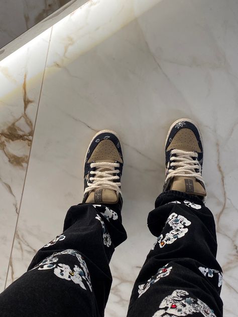 Travis scott dunks Dunk low outfit Nike dunk low travis scott aesthetic Luxury aesthetic Luxury lifestyle Sneaker inspo Outfit inspiration Nike dunks dunk low dunks Travis Scott Dunks, Travis Scott Aesthetic, Scott Aesthetic, Aesthetic Luxury Lifestyle, Travis Scott Shoes, Low Dunks, Outfit Nike, Aesthetic Luxury, Luxury Aesthetic