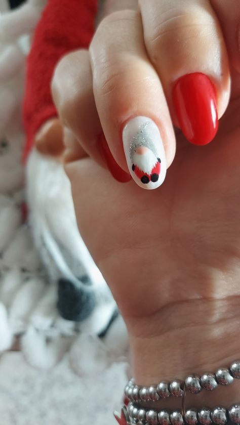 Nail art no stickers #christmas #gnomechristmas #rednails Red Gnome Nails, Gonk Nail Art, Gnome Nails Christmas, Christmas Gnome Nail Designs, Knomes Nails, Christmas Gnome Nails Art, Christmas Nail Art Designs 2022, Christmas Gnome Nail Art, Christmas Nails Gnome