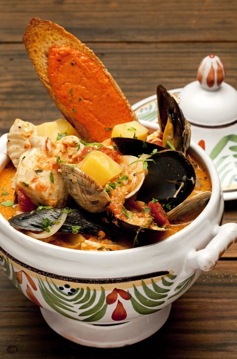 Fancy French Food, Boullibase Recipe, Bouillabaisse Recipe Seafood, Seafood Bouillabaisse, Mussel Recipes, Bouillabaisse Recipe, Seafood Soup Recipes, Saffron Recipes, French Soup