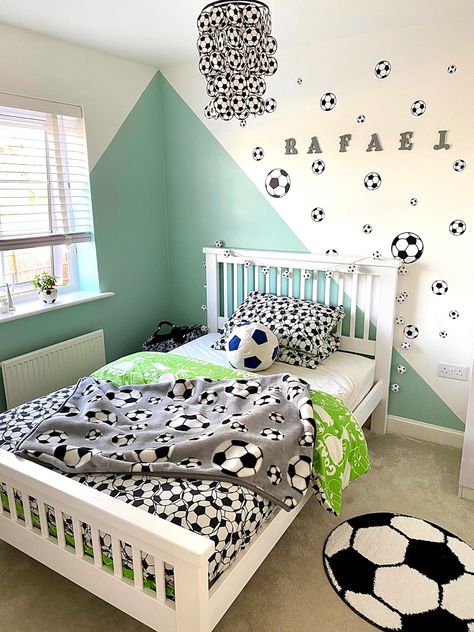 Soccer Bedroom Ideas For Boys, Boys Soccer Bedroom Ideas, Boys Football Bedroom Ideas, Football Bedroom Ideas For Boys, Soccer Bedroom Ideas, Arch Bedroom, Boys Soccer Bedroom, Football Theme Bedroom, Boys Football Bedroom