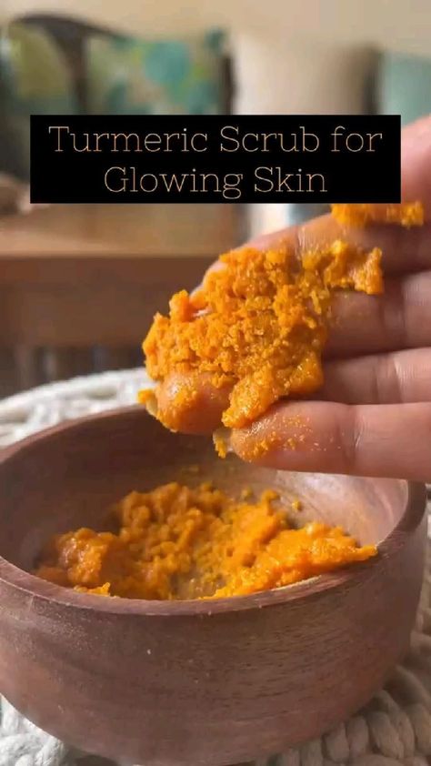 Skin Lightening Scrub Diy, Turmeric Body Scrub Recipe, Home Scrub For Face, Face Ubtan Homemade, Tumeric Oil Recipes For Skin, Turmeric Exfoliating Scrub, Turmeric Sugar Scrub Recipe, Skin Discoloration Remedies Diy, Home Made Scrubs Face Exfoliate