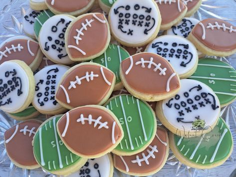 2 dozen Mini Almond Sugar Cookies in Football designs of mini footballs, game play cookies & field line cookies! Cookies range from 2-2.5" in size Football Field Cookies Decorated, Game Day Cookies Decorated, Football Stadium Cookies, Football Field Cookies, First Down Cookies, Dessert For Football Party, Football Theme Desserts, Mini Sugar Cookies Decorated, Football Birthday Cookies