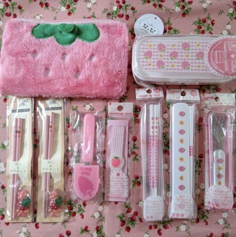 Mother Garden Strawberry, My Melody Cute, Garden Strawberry, Aesthetic Strawberry, Mother Garden, Pretty School Supplies, Cute School Stationary, Kawaii School Supplies, Hello Kit