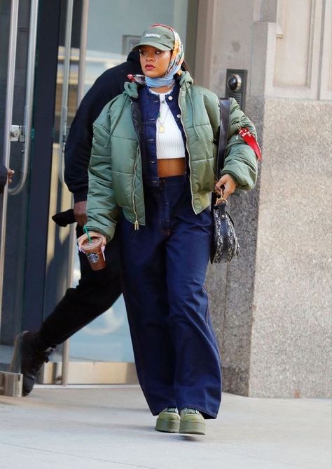 Rihanna Street Style, Looks Rihanna, Rihanna Outfits, Rihanna Looks, Rihanna Style, Mode Inspo, How To Pose, Celebrity Look, Looks Style