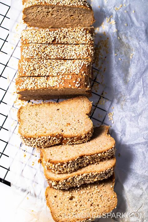 This Keto Vegan Bread is made with just a few wholesome ingredients, and it takes less than 10 minutes to whip up. Bake an egg-free keto bread with almond flour that has a crusty crust. Bonus, this keto vegan bread has no eggy taste, and it's only 3 grams of net carbs per serving, so you can make your favorite low carb sandwiches. Easy Keto Bread Recipe, Keto Bread Recipes, Best Low Carb Bread, Keto Flour, Low Carb Sandwiches, Keto Friendly Bread, Vegan Bread Recipe, Coconut Flour Bread, Almond Flour Bread