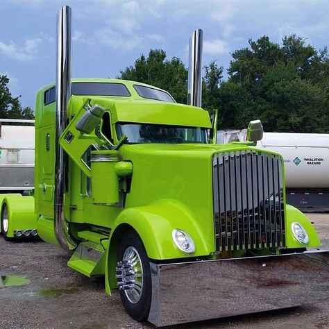 Custom Kenworth W900L.. Semi Trucks Interior, Custom Big Rig, Customised Trucks, Custom Big Rigs, Show Trucks, Long Nose, Heavy Duty Trucks, Kenworth Trucks, Mack Trucks