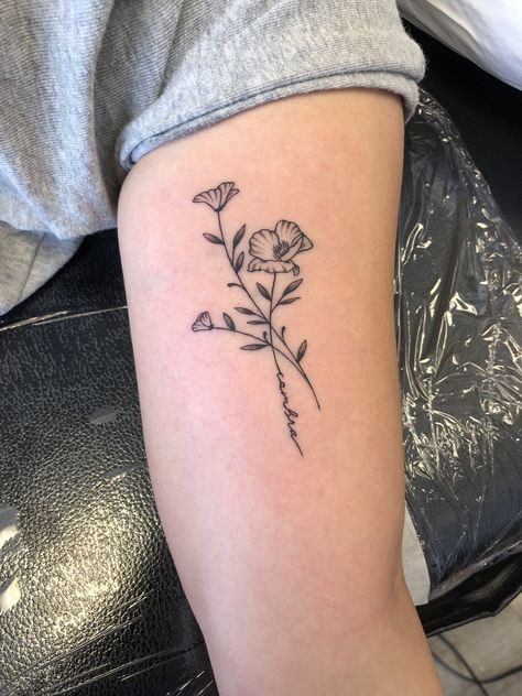 Rose Daisy Lavender Tattoo, Flower Remembrance Tattoo, Floral Remembrance Tattoos, Flower Sister Tattoos, Dog Tribute Tattoo Small Flower, Daisy Memorial Tattoo, Violet Flower Tattoos, Hairstylist Tattoos, Violet Tattoo