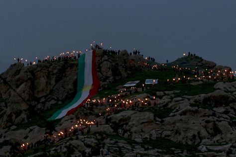 Newroz Kurdistan, Kurdish Culture, Persian New Year, Hair Stuff, Diy Phone, Central Asia, The Middle East, Middle Eastern, Middle East