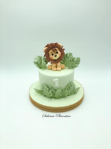 Lion Cake For 1st Birthday, Zoo Animal 1st Birthday Cake, Small Safari Cake, Jungle Theme 1st Birthday Party Cake, Cake With Lion, Jungle Theme Birthday Cake Simple, Simple Jungle Theme Cake Without Fondant, Safari Theme Cake 1st Birthdays, Animal Theme Cake Without Fondant