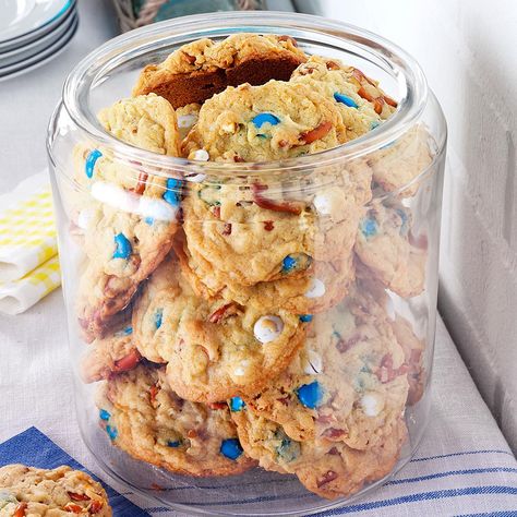 Loaded-Up Pretzel Cookies Church Potluck Recipes, Coconut Cookies Recipes, Cookie Recipes For Kids, Pretzel Cookies, Classic Cookies Recipes, Cake Mug, Potluck Recipes, Classic Cookies, Taste Of Home