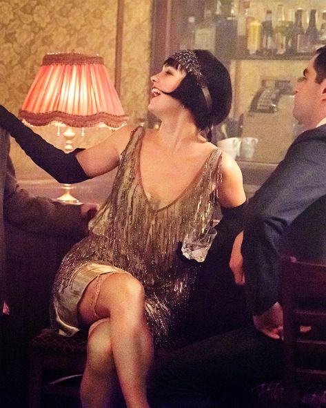 Roaring 20s Aesthetic, 20’s Fashion, 1920s Aesthetic, Haley Lu Richardson, Chicago Outfit, 20s Party, Roaring 20s Party, 1920s Party, Great Gatsby Fashion