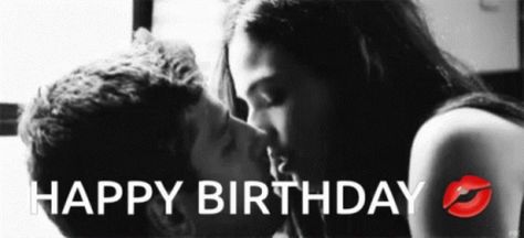 Happy Birthday Kisses For Him, Birthday Kiss For Him, Birthday Kiss Gif, Happy Birthday Kiss, Happy Birthday Romantic, Passion Gif, Kiss Animated, Happy Birthday Husband Quotes, Lucky Quotes