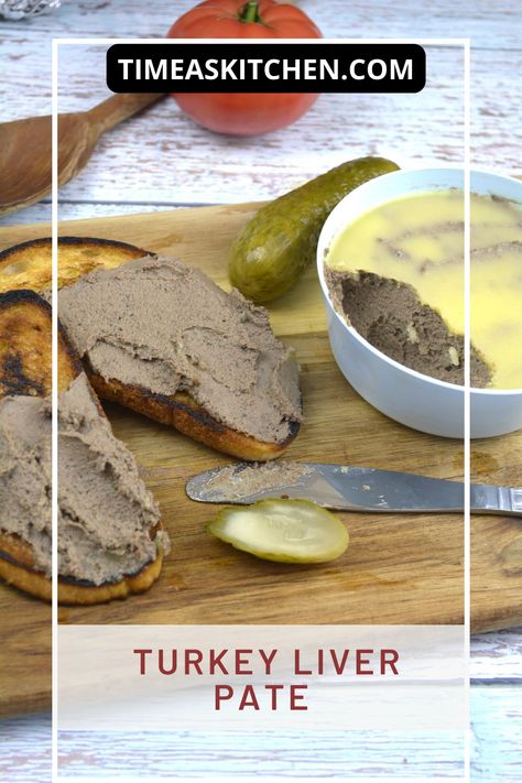 Turkey liver pate served on toast with pickles. Chicken Liver Pate Recipe, Liver Pate Recipe, Liver Pate, Cranberry Jelly, Pate Recipes, Liver And Onions, Chicken Liver Pate, Liver Recipes, Perfect Turkey