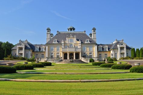 Largest Estate in Birmingham, Alabama | Architectural Digest French Chateau Style, Modern Mansion, Sweet Home Alabama, French Cottage, French Chateau, Architectural Digest, Luxury House, Luxury Real Estate, Birmingham