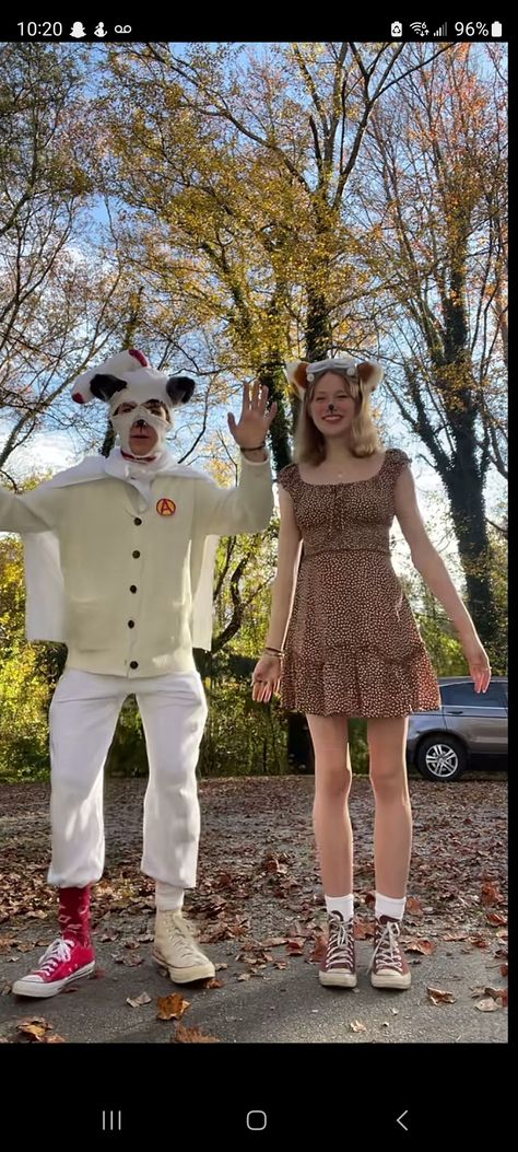 Easy Closet Costumes, Easy Couple Cosplay, Indie Couples Costumes, Niche Couple Costumes, Movie Inspired Halloween Costumes, Indie Halloween Costumes, Couples Halloween Costumes Creative, Fantastic Mr Fox Costume, Cute Couples Costumes