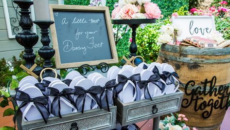 DIY DANCING SHOES STATION - Paige Hemmis is getting you ready for wedding season with this DIY for your guests. Home And Family Crafts, Dancing Shoes Wedding, Shoe Station, Burgundy And Blush Wedding, Bar Dance, Winter Wedding Favors, Rustic Wedding Favors, Dancing Shoes, Favors Diy