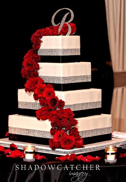 My Photo Album Wedding Cakes Photos on WeddingWire Burgundy Wedding Cake, Black Red Wedding, Red Bouquet Wedding, The Wedding Cake, White Cakes, Wedding Winter, Mom Wedding, Wedding Photo Albums, Beautiful Wedding Cakes