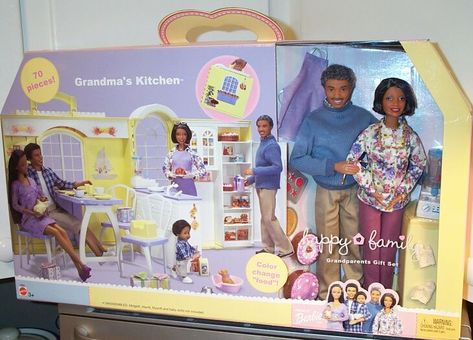 Happy Family Grandma's Kitchen Gift Set AA Barbie Happy Family, Baby Doll Set, Baby Barbie, Grandma's Kitchen, Barbie Doll Set, Grandmas Kitchen, Barbie Dream, Kitchen Gift, Polly Pocket