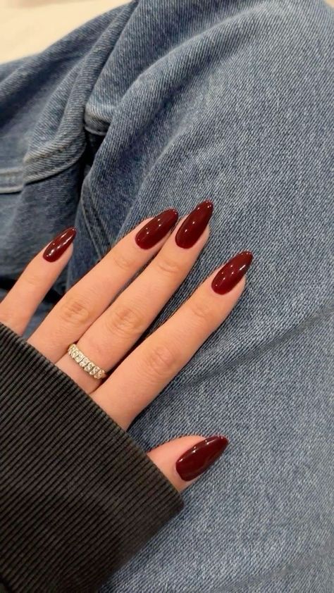 🍂 Get ready to transform your nails with our 30 Creative October Nail Ideas for 2024: Festive and Fall-Inspired Designs! Think pumpkin spice, rich burgundies, and playful Halloween motifs. Whether you’re into detailed nail art or prefer a chic, minimalist look, our collection has you covered. Perfect for adding a touch of seasonal flair to your style, these designs will keep your nails looking fabulous all month long. 🍁 #OctoberNails #FallNailDesigns #FestiveNails #2024NailTrends Deep Red Nails, Wine Nails, October Nails, Nagel Tips, Burgundy Nails, Red Nail, Nagel Inspo, Cat Kuku, Styl Boho