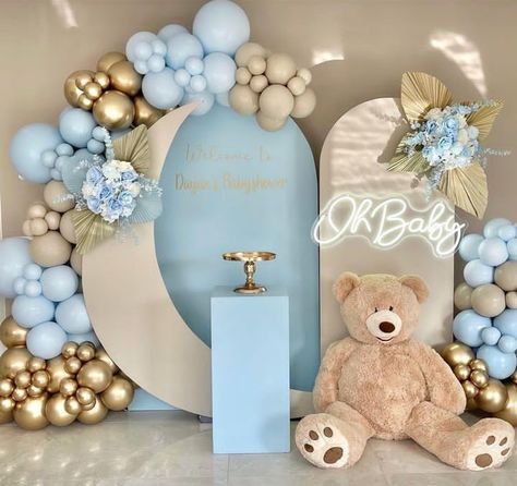 Decor Aqiqah Baby Boy, Simple Baby Shower Decorations, Blue Balloon Arch, Theme Bapteme, Gold Balloon Garland, Decoration Buffet, Baby Gender Reveal Party Decorations, Baby Shower Sweets, Baby Birthday Decorations