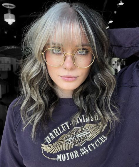 Color Block Hair Short, Color Block Short Hair, Hairstyles On Relaxed Hair, Blonde Hair With Black Peekaboos, Block Dyed Hair, Peekaboo Colors, Black And Gray Hair, Wedding Hairstyles Natural, Edgy Blonde Hair