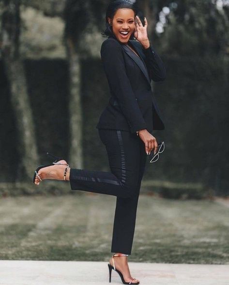 Poses For Corporate Photoshoot, Pant Suit Poses Women, Formal Wear Photoshoot Women, Business Casual Photoshoot Black Women, Graduation Suit Ideas For Women, All Black Graduation Outfit, Ceo Branding Photoshoot, Graduation Suits For Women Classy, Business Photoshoot Ideas Women Studio