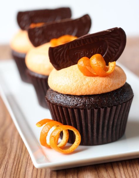 Chocolate Orange Cupcakes, Dark Chocolate Orange, Orange Cupcakes, Cake Mini, Baking Cupcakes, Dessert Cupcakes, Yummy Cupcakes, Chocolate Orange, Party Desserts