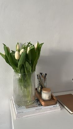 flowers, elegant, classy, classy deco, home inspo, elegant aesthetics, classy aesthetics, elegant lady, classy girl, home, Elegant Lady Classy, Window Sill Decor, Girl Desk, Luxe Decor, Deco Bedroom, Clean Lifestyle, Deco Home, Symbol Of Love, Office Room Decor