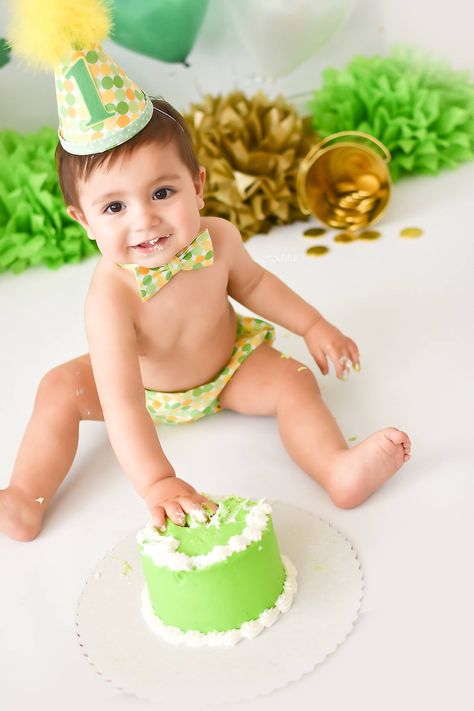 St Patrick’s Day theme Cake Smash St Pats, Cake Smash Photos, Theme Cake, Smash Cake, St Patrick’s Day, Cake Smash, Themed Cakes, Photo Session, St Patrick