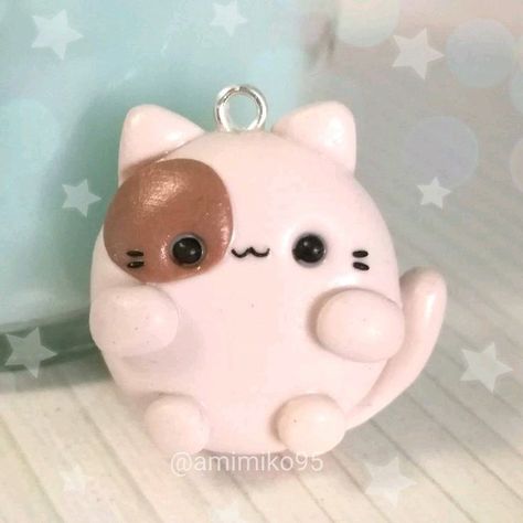 Fimo Kawaii, Clay Kawaii, Polymer Clay Cat, Polymer Clay Kawaii, Clay Keychain, Diy Air Dry Clay, Clay Diy Projects, Tanah Liat, Clay Crafts Air Dry