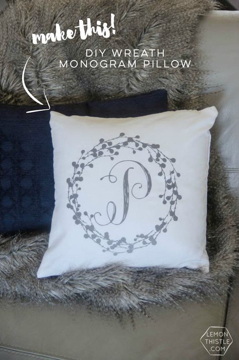 DIY Wreath Monogrammed Flocked Throw Pillow Sublimacion Ideas, Monogram Pillow, Pillow Cases Diy, Pillows Decorative Diy, Diy Pillow Covers, Diy Monogram, Pillow Tutorial, Monogram Pillows, Monogram Wreath