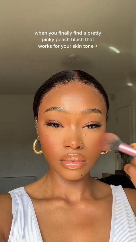 Dark Style Girl, Black Queen Makeup, Blush For Dark Skin, Makeup Soft Glam, Dark Skin Makeup Tutorial, Brown Girls Makeup, Makeup Soft, Makeup For Black Skin, Brown Skin Makeup