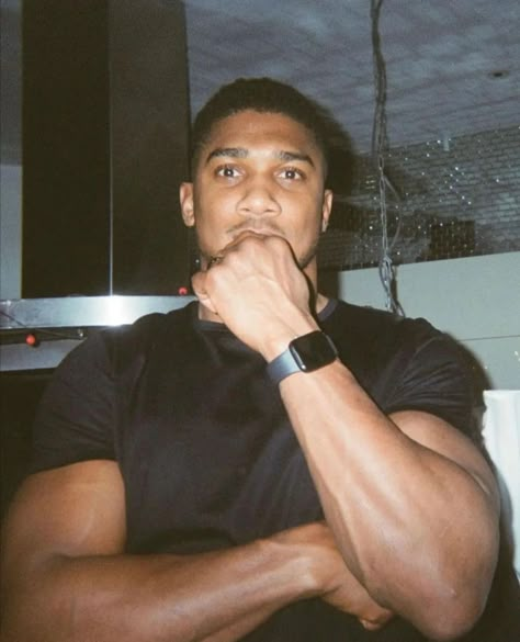 Anthony Joshua Aesthetic, Anthony Joshua Girlfriend, Black American Men, Antony Joshua, Kickboxing Gym, American Dance, Inspiration Workout, Chefs Kiss, Anthony Joshua