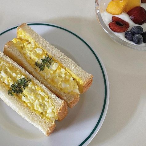 Egg Salad Sandwich Aesthetic, Japanese Breakfast Sandwich, Egg Sandwich Aesthetic, Japanese Egg Sandwich Recipe, Food Cravings Aesthetic, Cravings Aesthetic, Japanese Egg Sandwich, Sandwich Aesthetic, Portion Meals