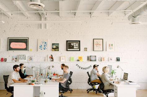 Hum Creative – Design and Branding Studio This office is to die for! All white everything please Design Studio Space, Design Studio Workspace, Design Studio Office, Creative Office Space, Home Office Layout, Office Space Design, Studio Interior Design, Office Layout, Creative Workspace